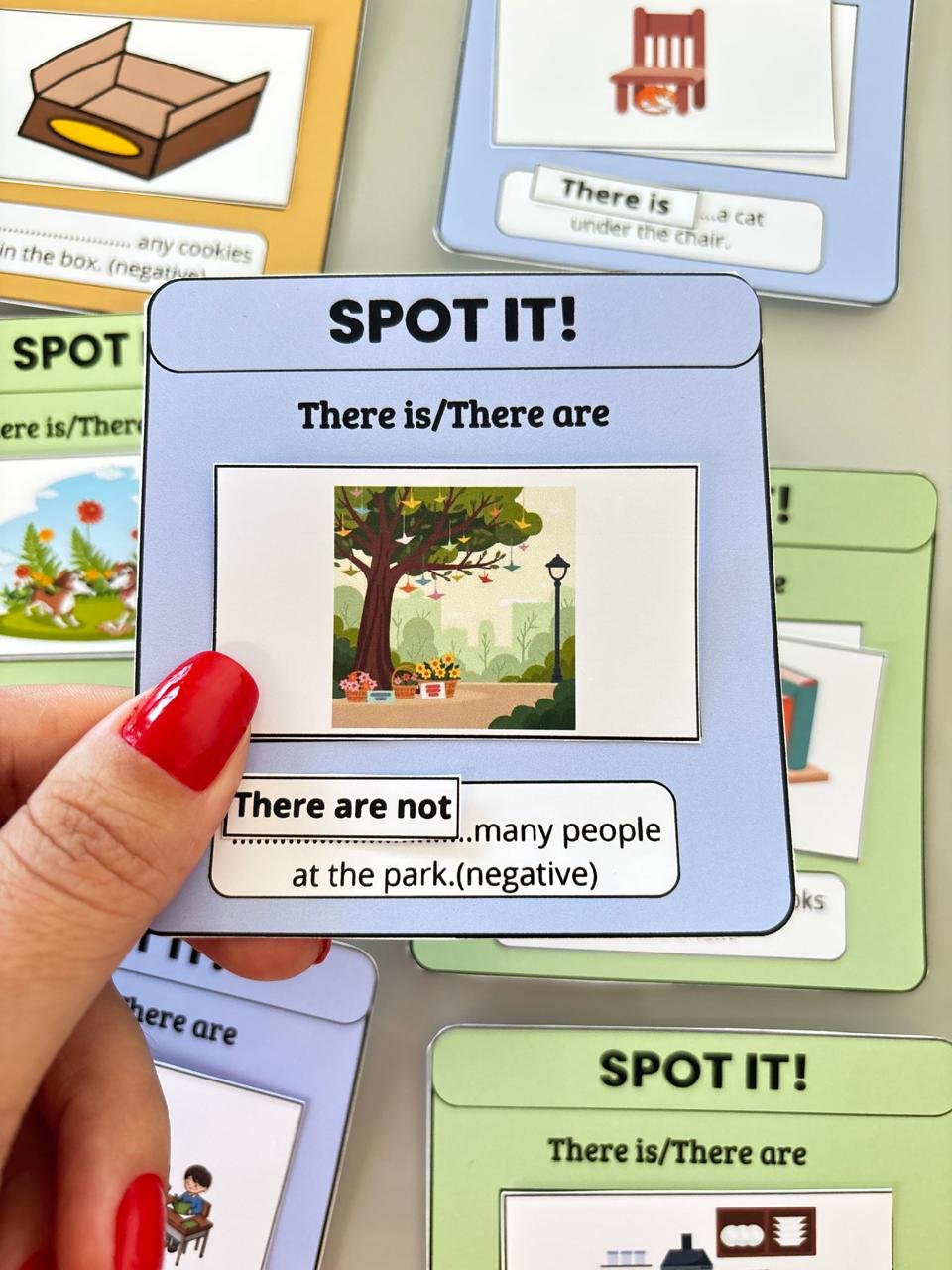 Spot It! There is / There are - Imagem 2